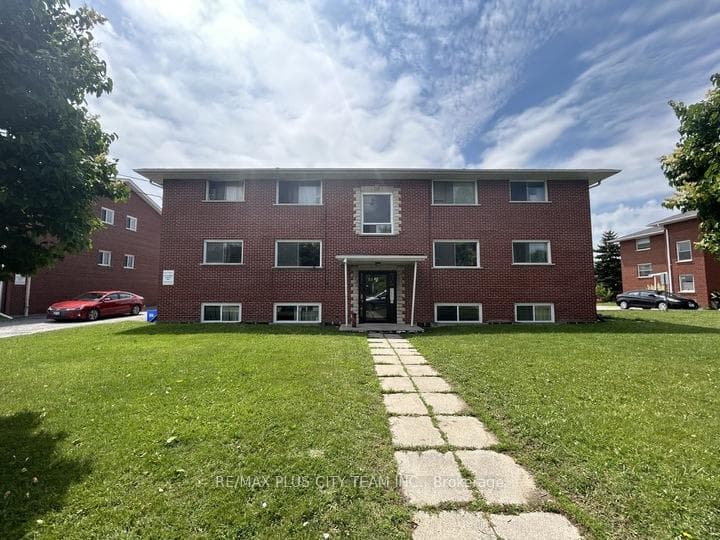 316 Saguenay Avenue Unit 06 photo 11