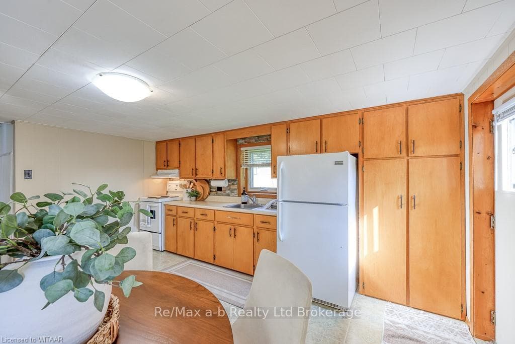 87 CLARK Road photo 17
