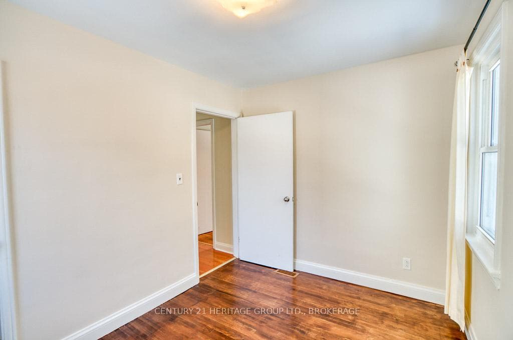 68 Brant Avenue photo 26