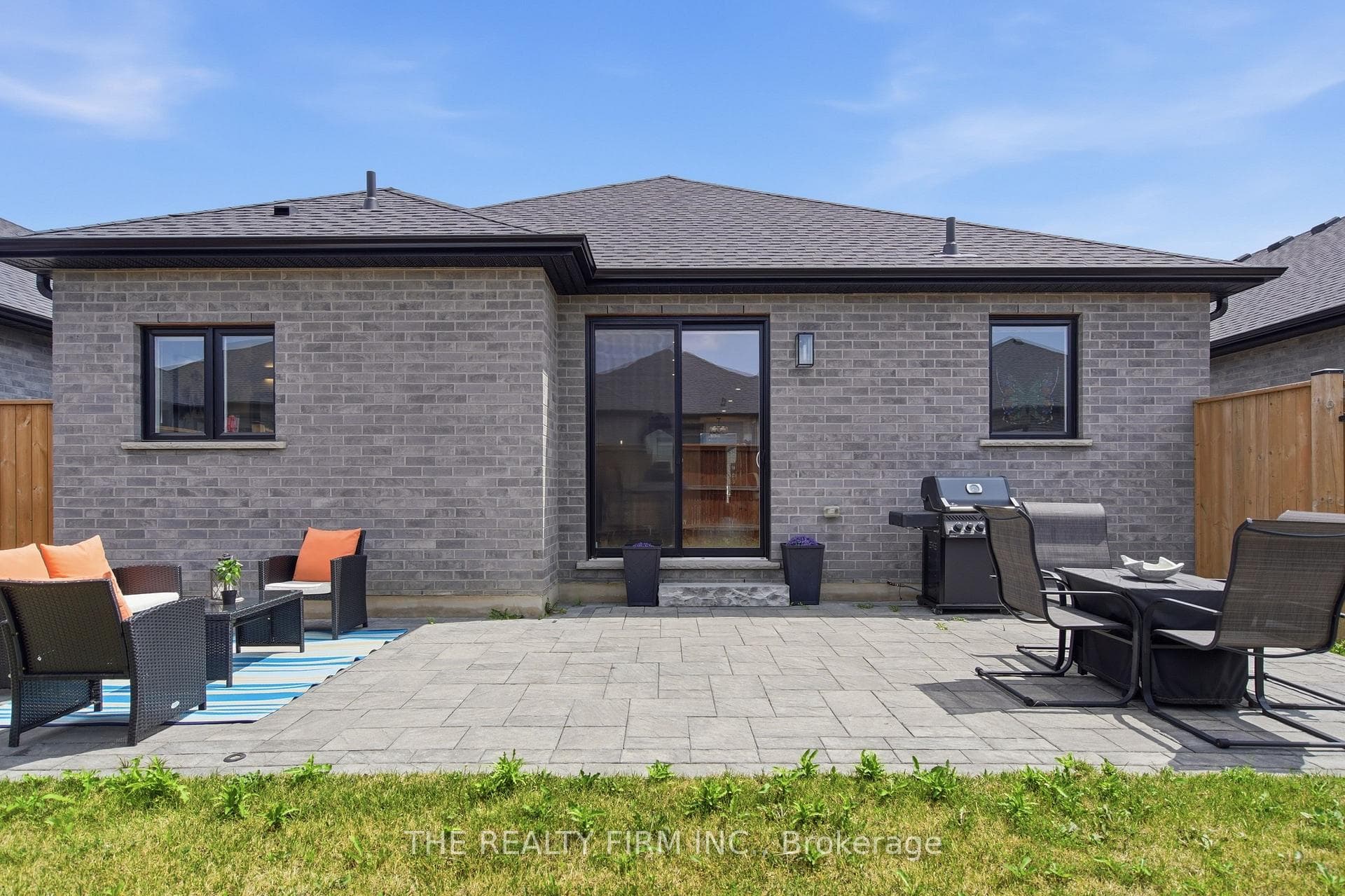 383 Daventry Way Unit 8 photo 43