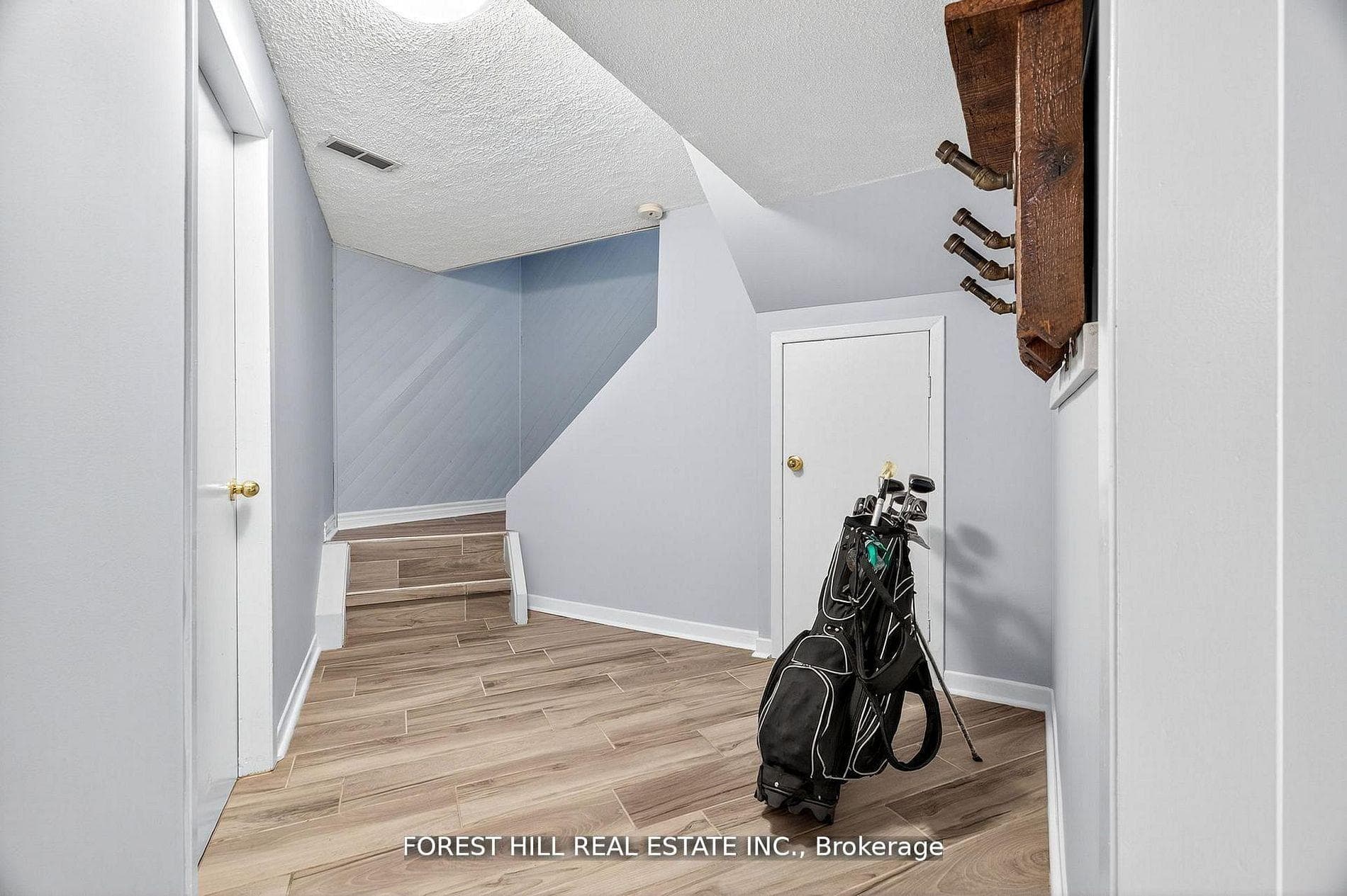 1550 Evangeline Drive photo 17