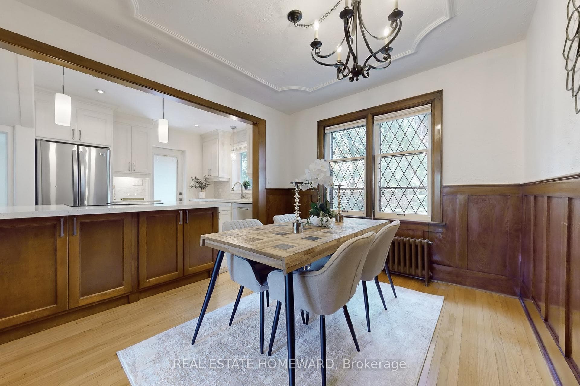 250 Grenview Boulevard photo 10