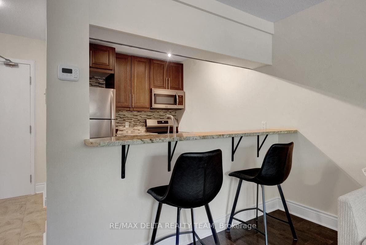 1099 Cadboro Road Unit 107 photo 13