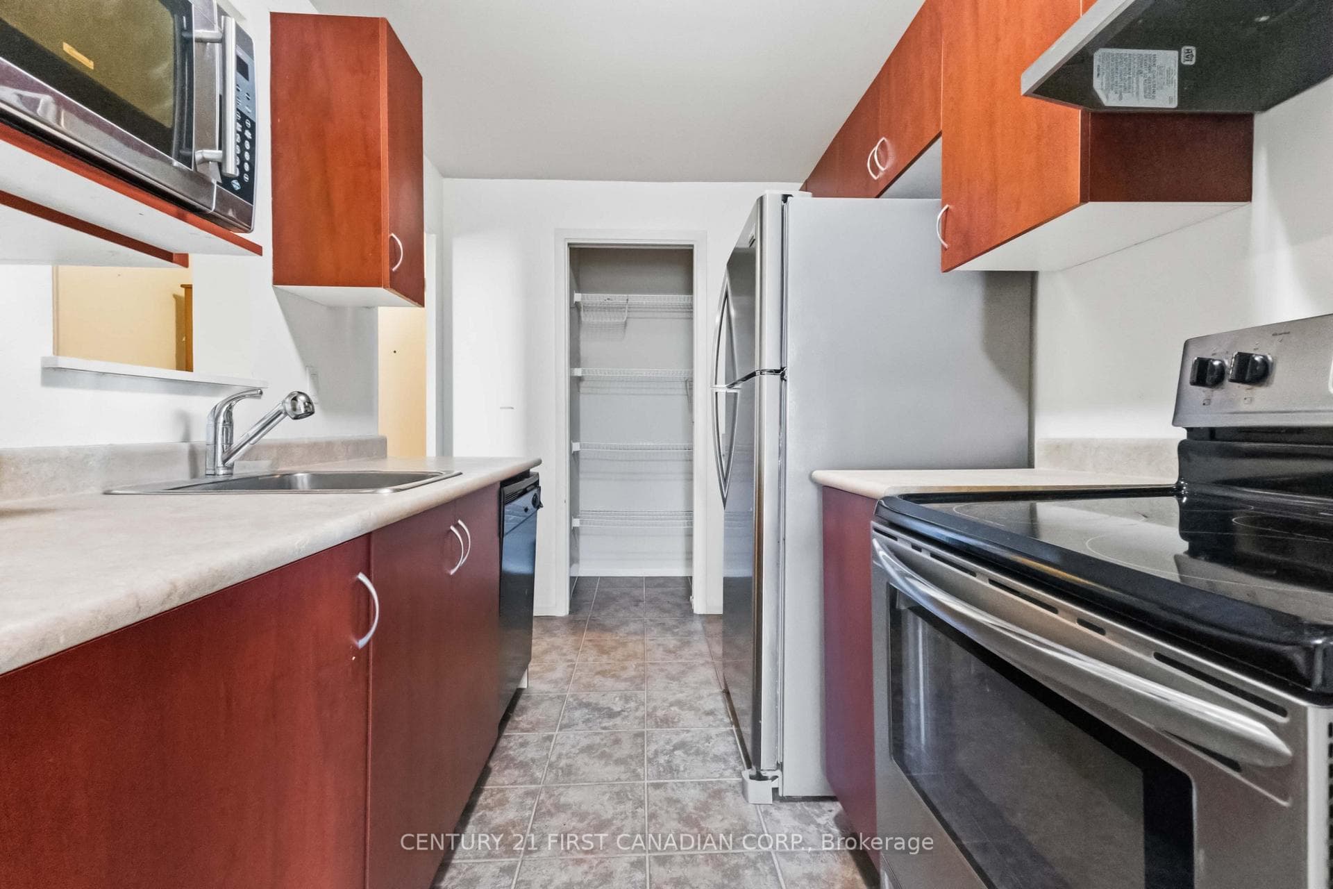 931 Wonderland Road Unit 707 photo 21