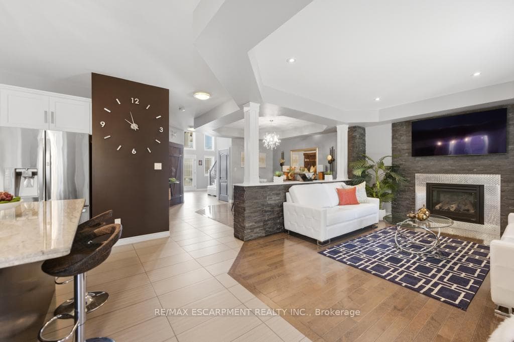 64 Onyx Court photo 7