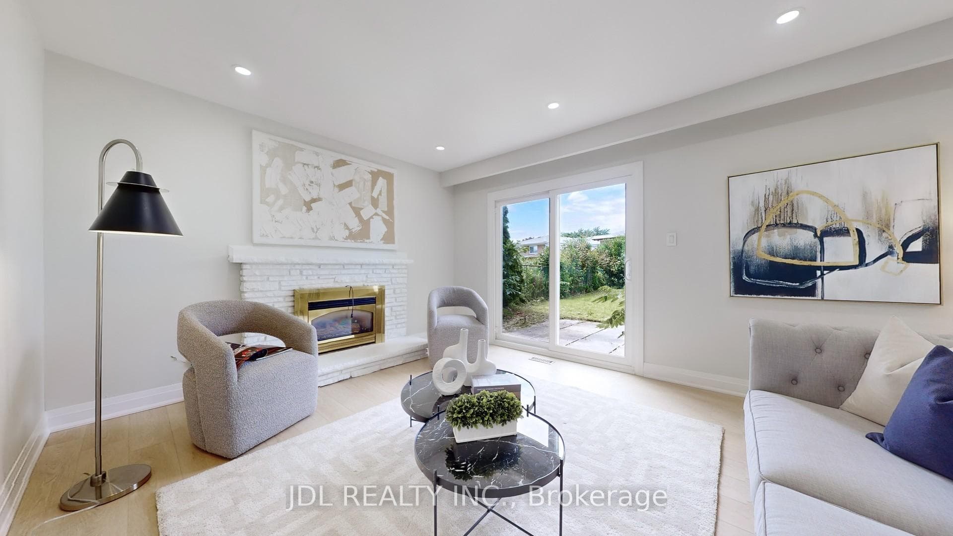 1294 Shamir Crescent photo 15