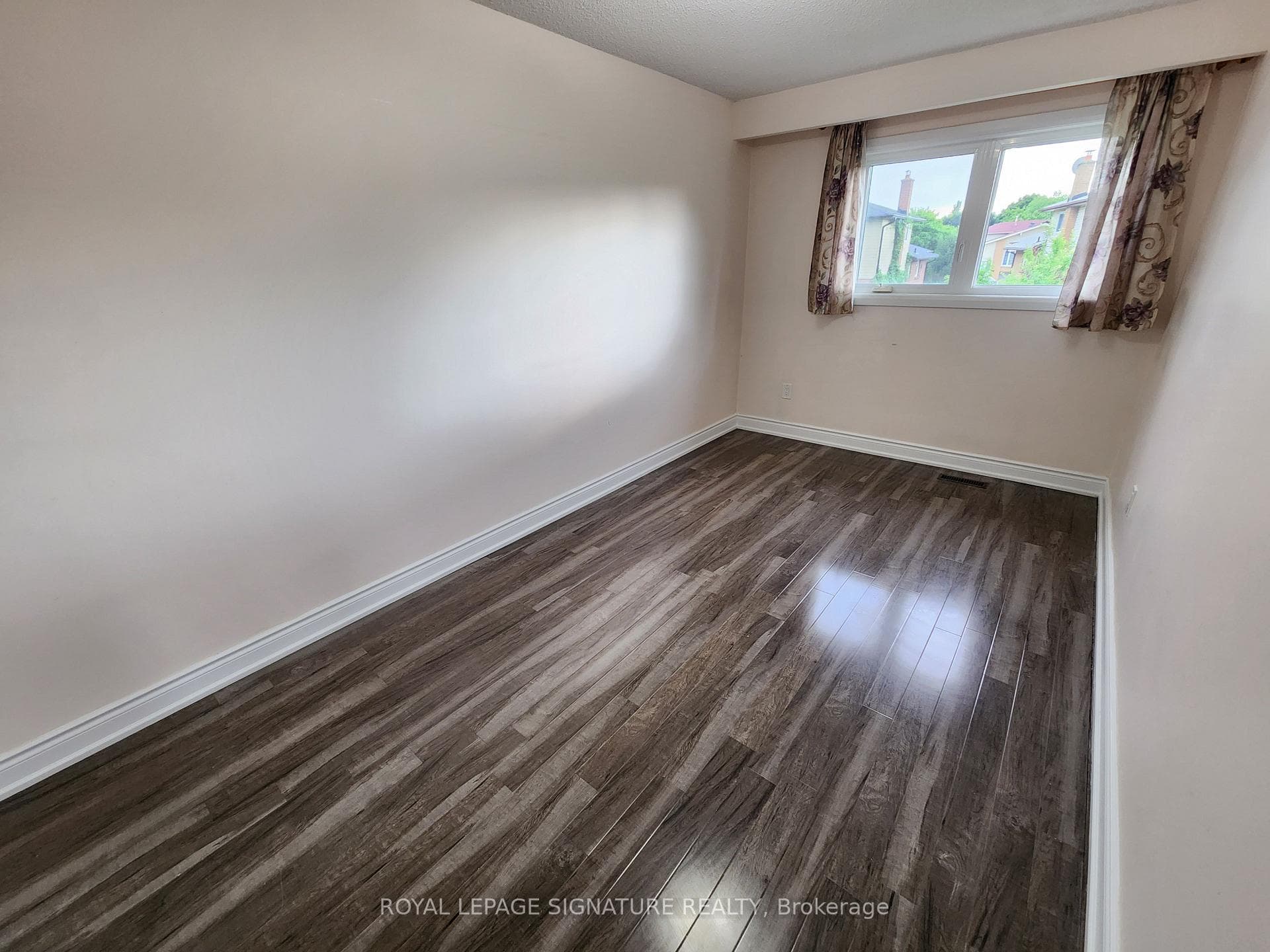 3334 Tallmast Crescent photo 20