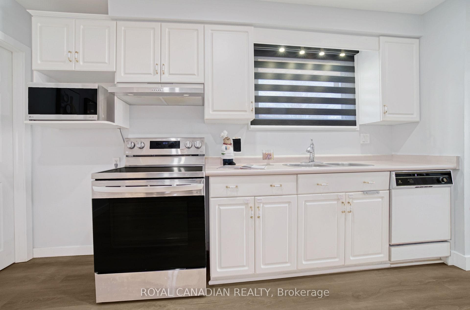 60 Lysanda Avenue photo 12