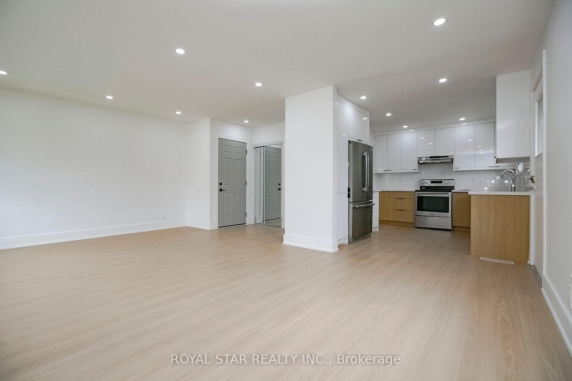 114 Wincott Drive Unit Bsmnt photo 20