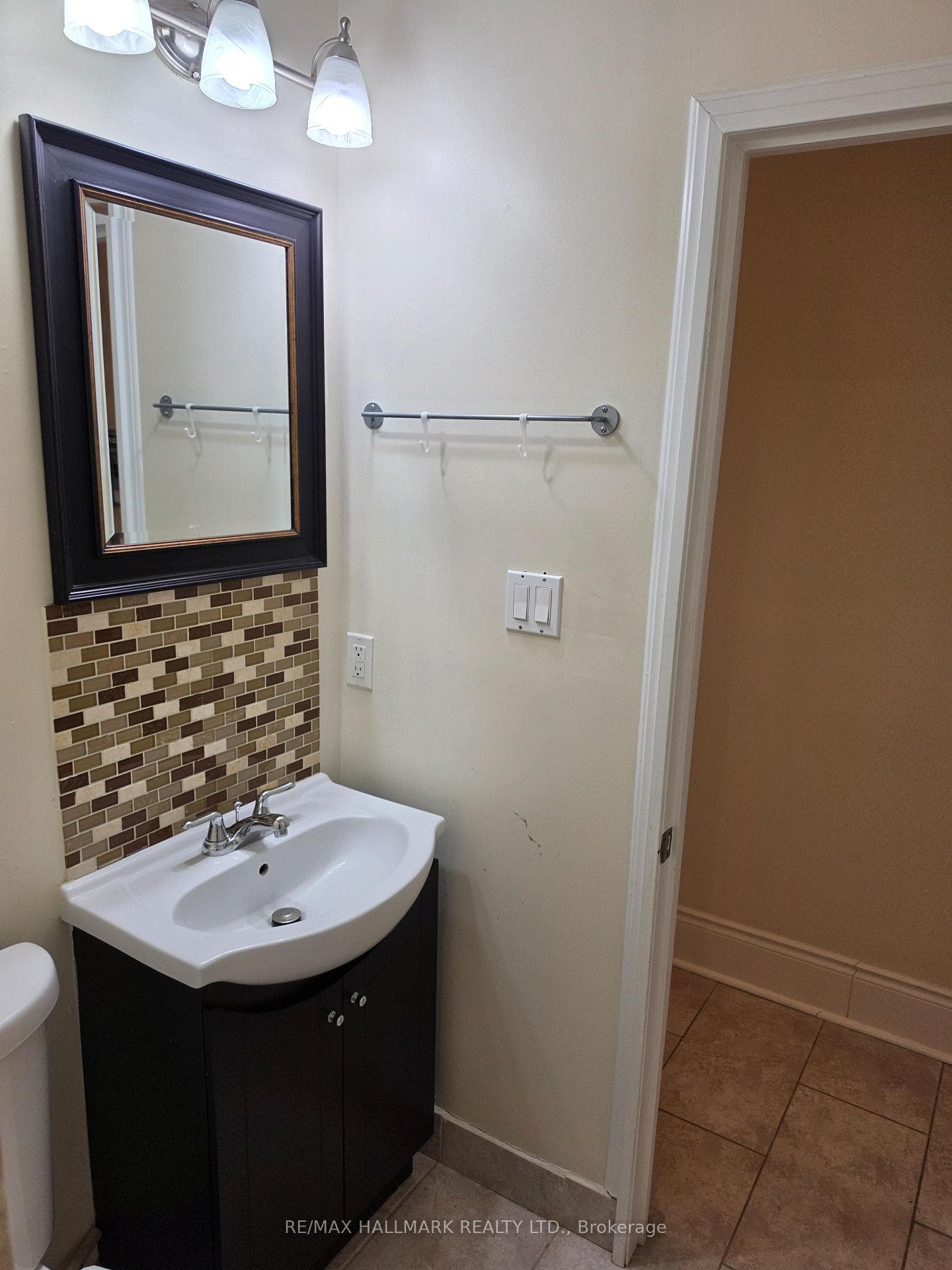 797 Ossington Avenue Unit Main Floor photo 16