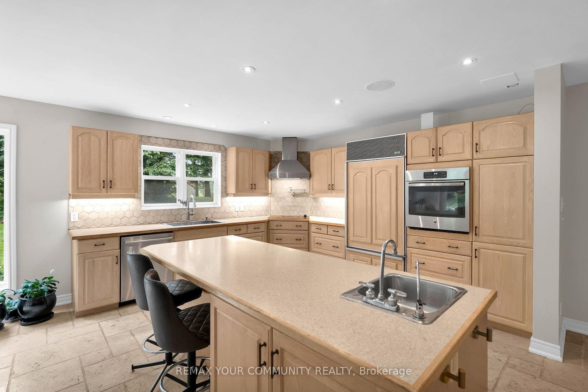 273 Wees Road photo 13