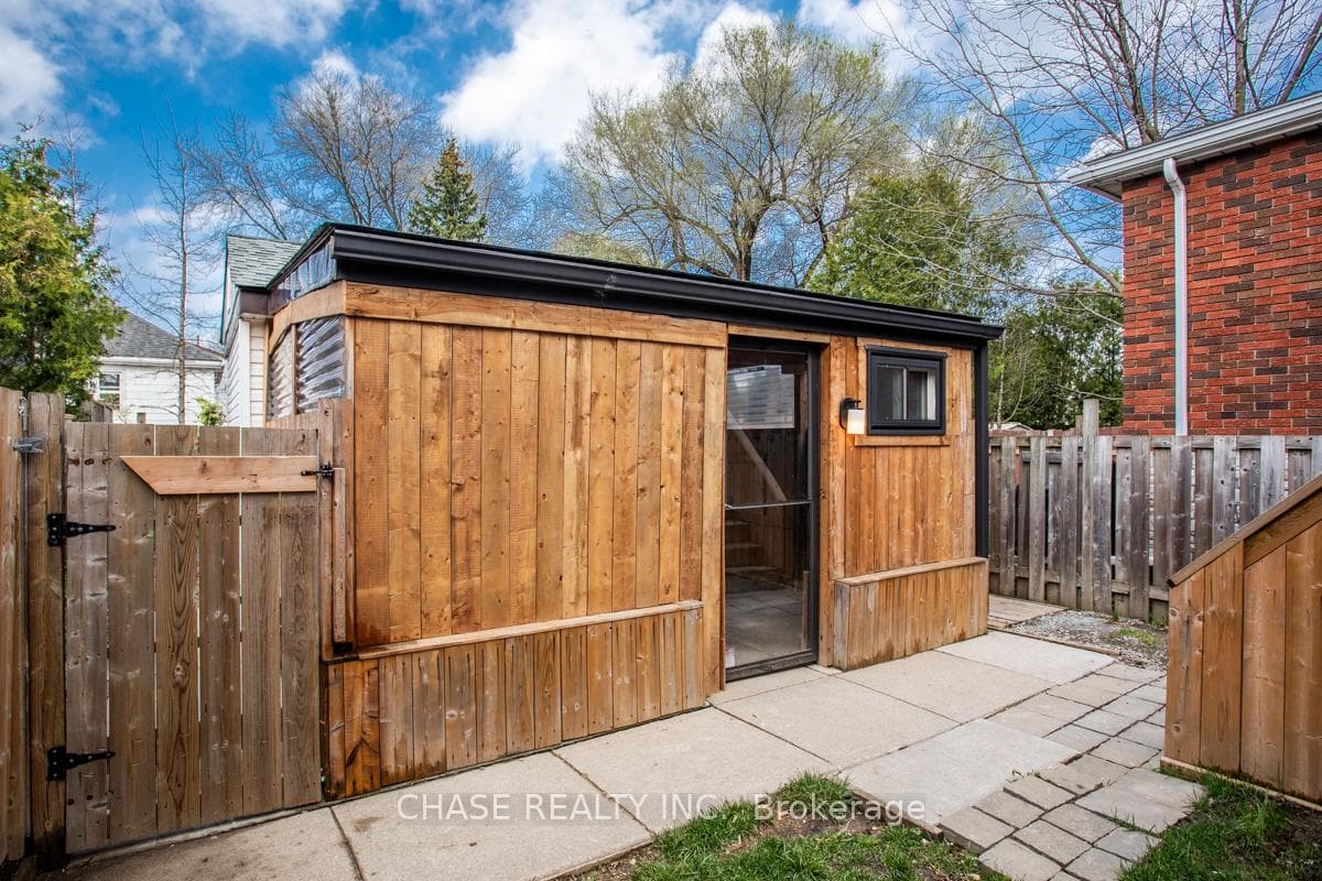 513 Queensdale Avenue photo 28