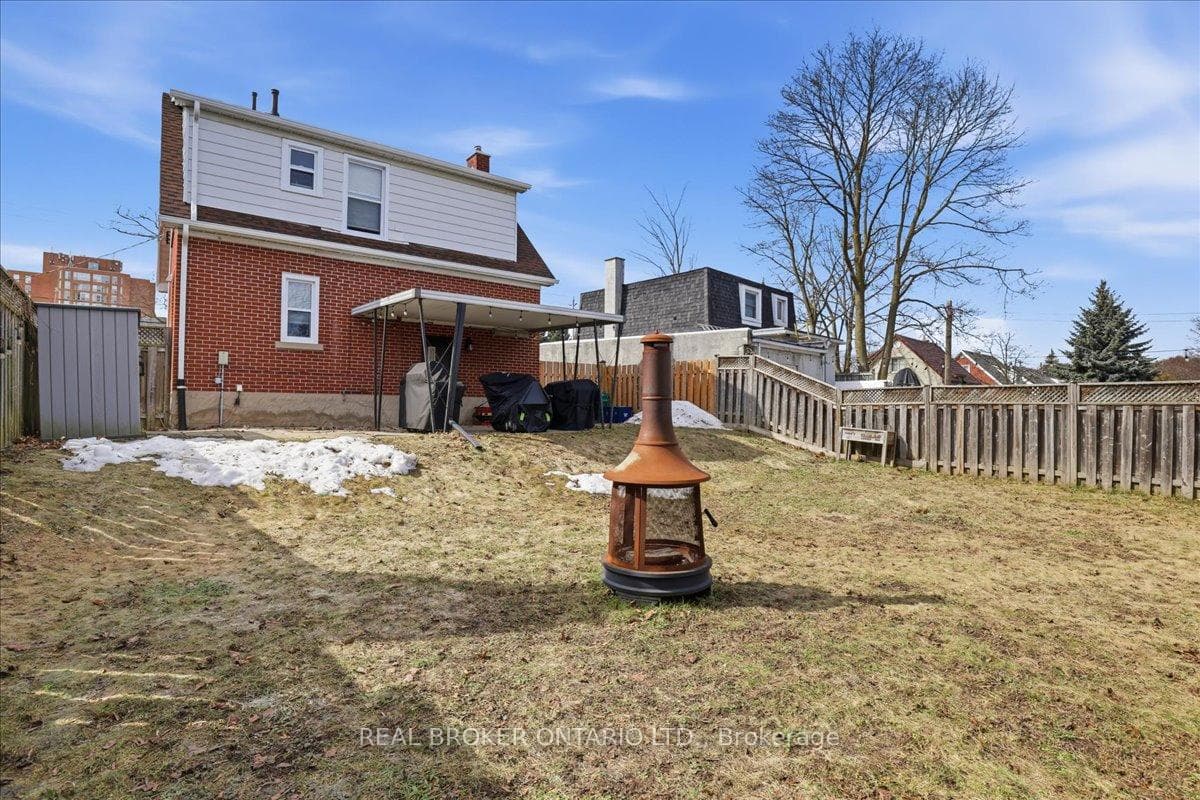 652 Weber Street photo 32