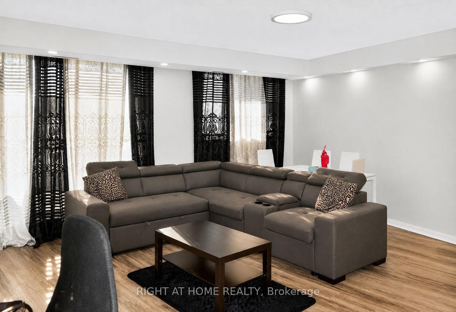 757 Victoria Park Avenue Unit 1501 photo 4