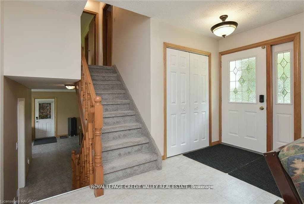 476345 3rd Line photo 30