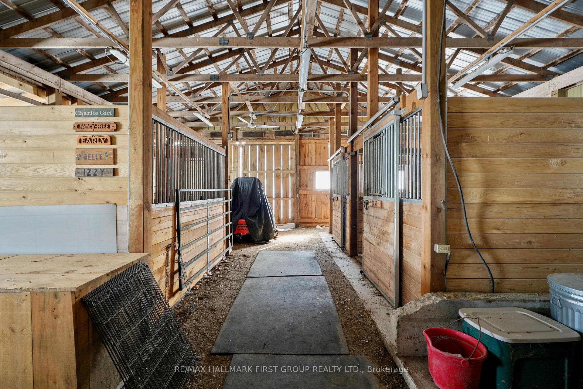 500 Honey Road photo 43