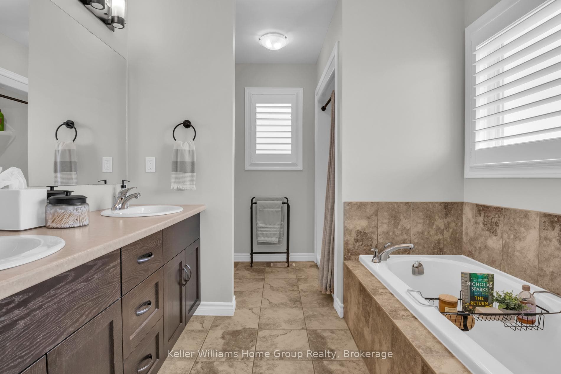 87 McGowan Street photo 20