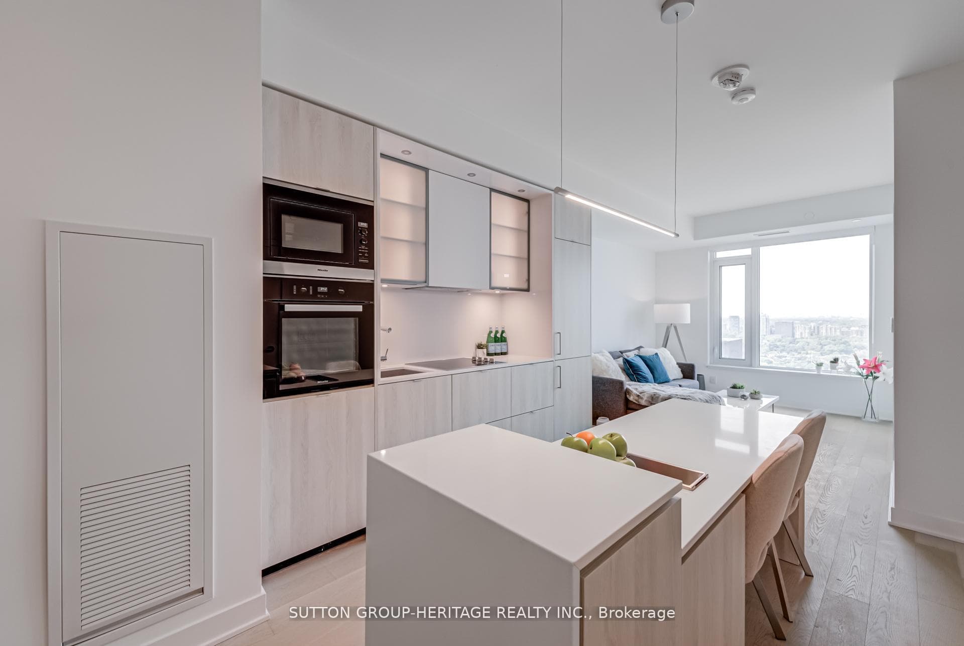 11 Yorkville Avenue Unit 3503 photo 5