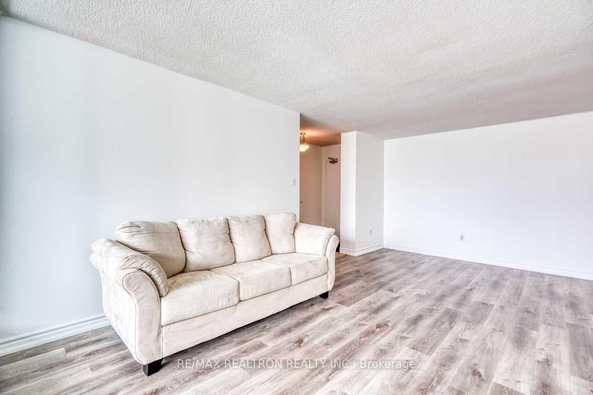100 Antibes Drive Unit 504 photo 12