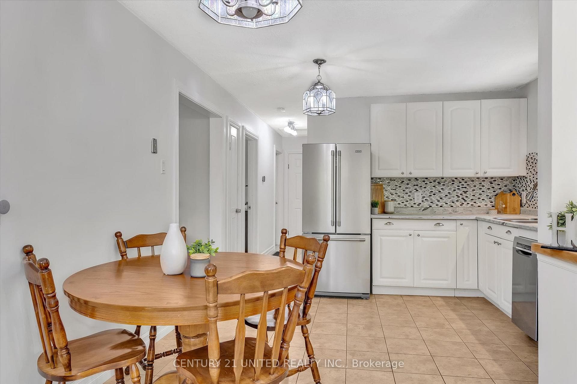 687 Robinson Road photo 14