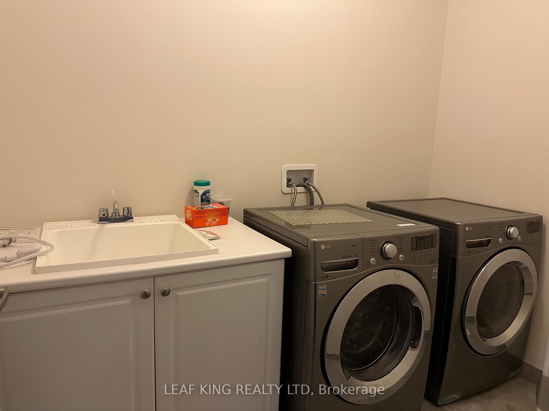 35 Morrison Drive photo 20