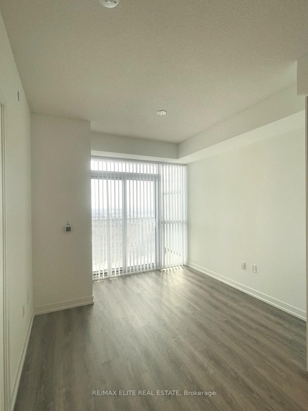 8 Interchange Way Unit 5811 photo 6