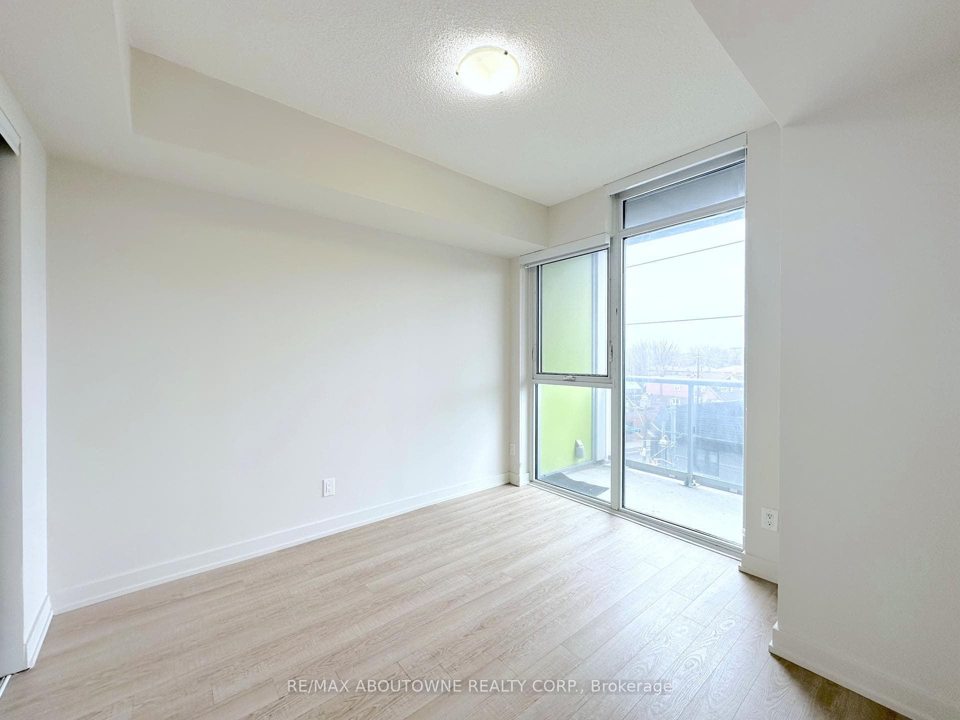 763 Woodbine Avenue Unit 406 photo 6