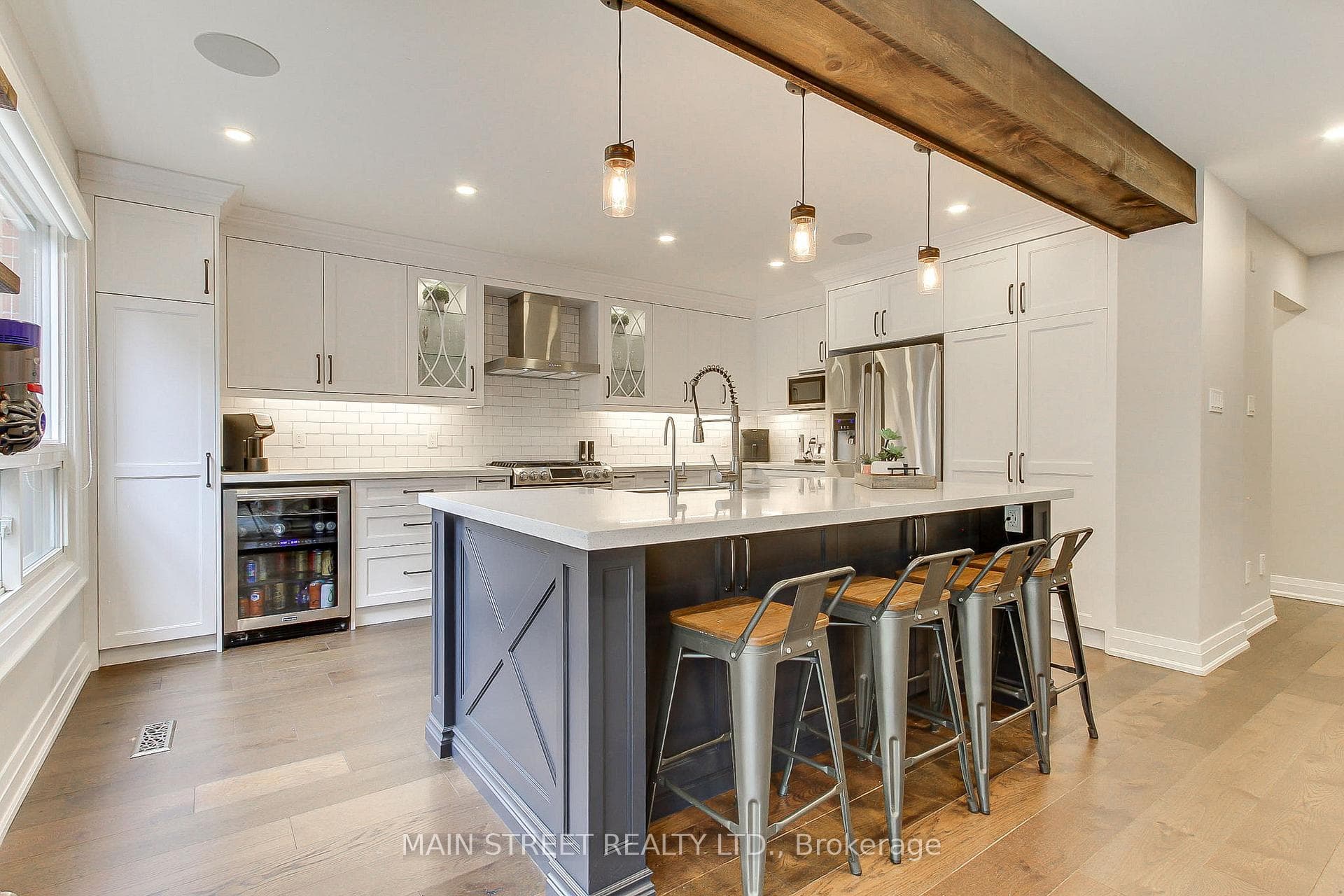 111 Peevers Crescent photo 6