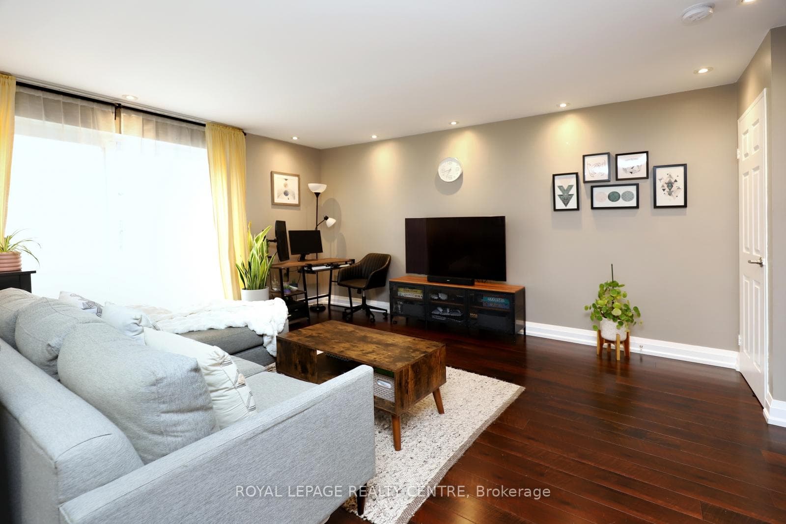 3055 Tomken Road Unit 345 photo 4