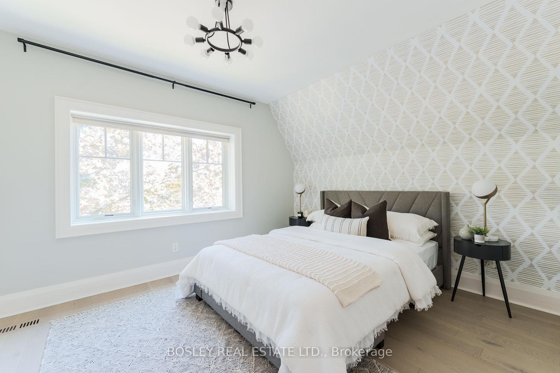 84 Blantyre Avenue photo 24