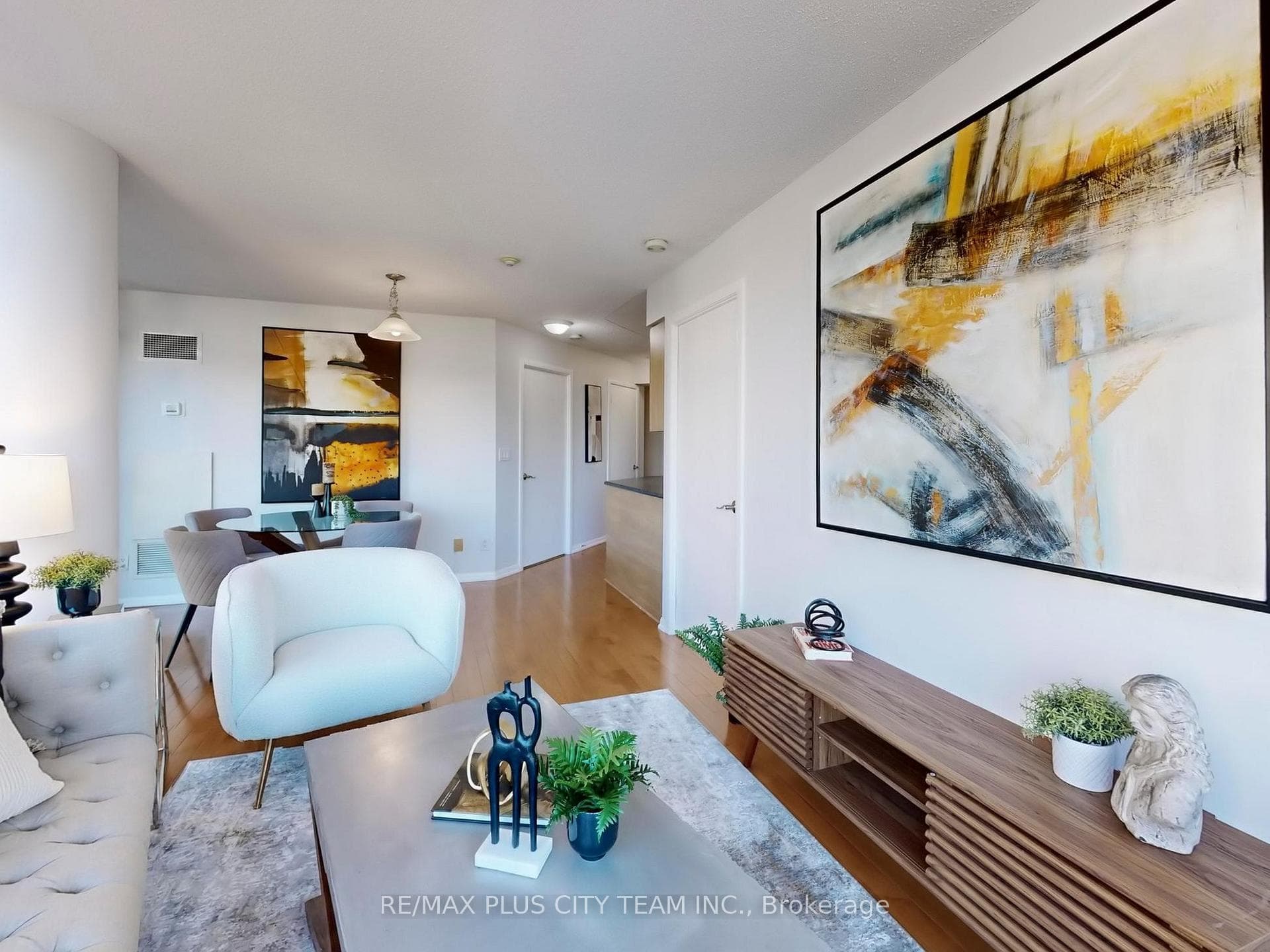231 Fort York Boulevard Unit 1811 photo 6