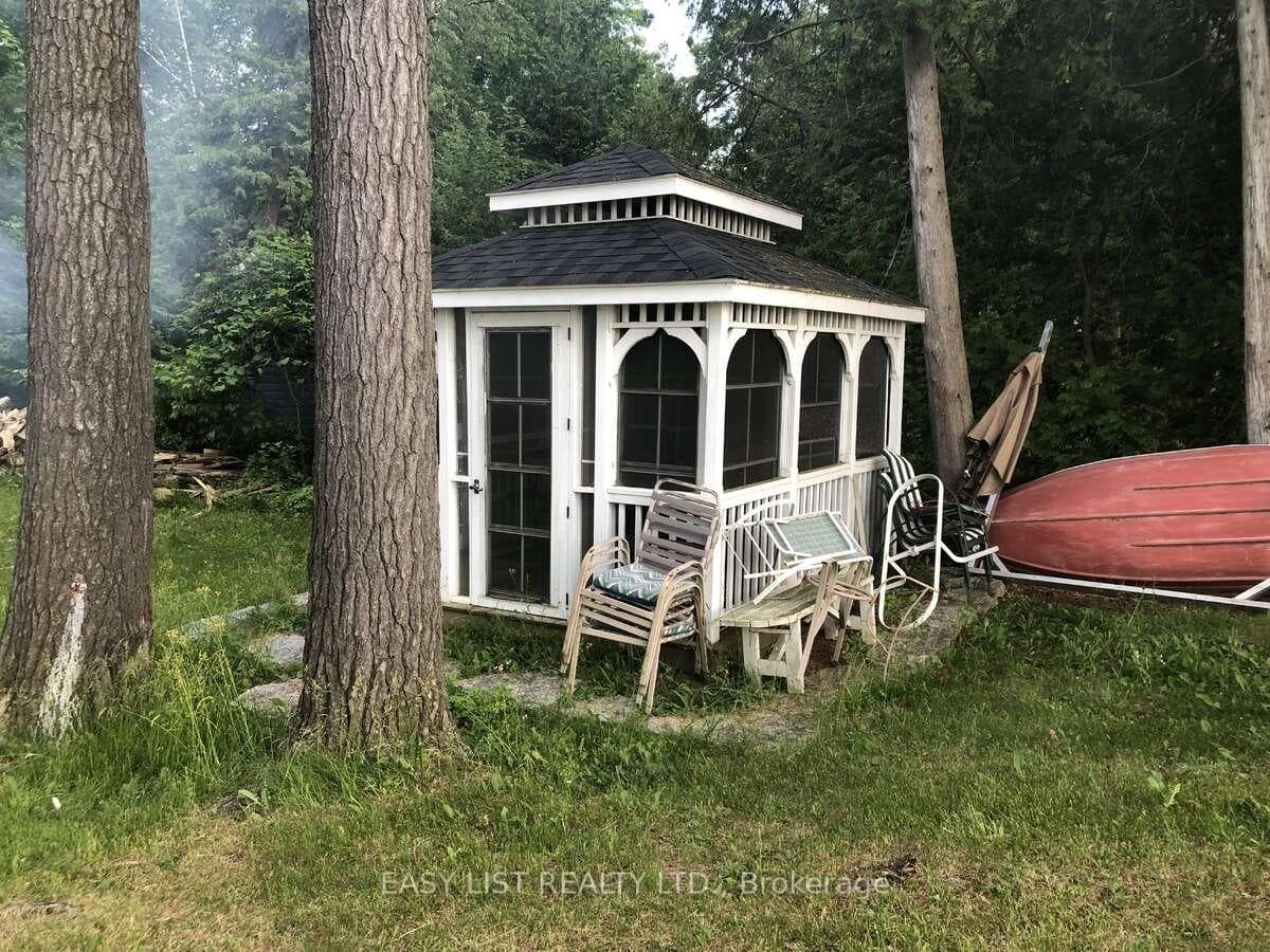 58 Leslie Frost Lane photo 41