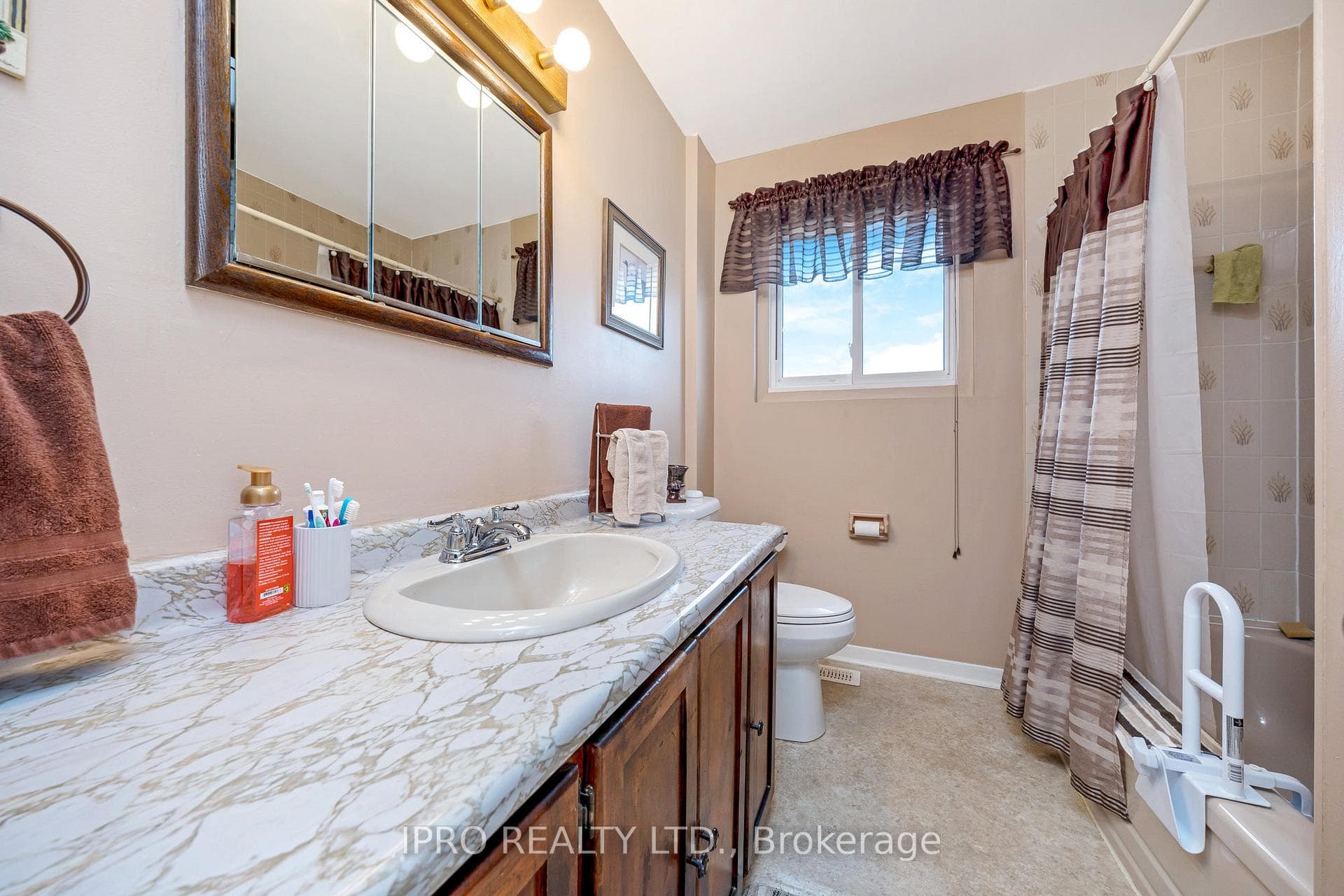185 Elmore Drive photo 13