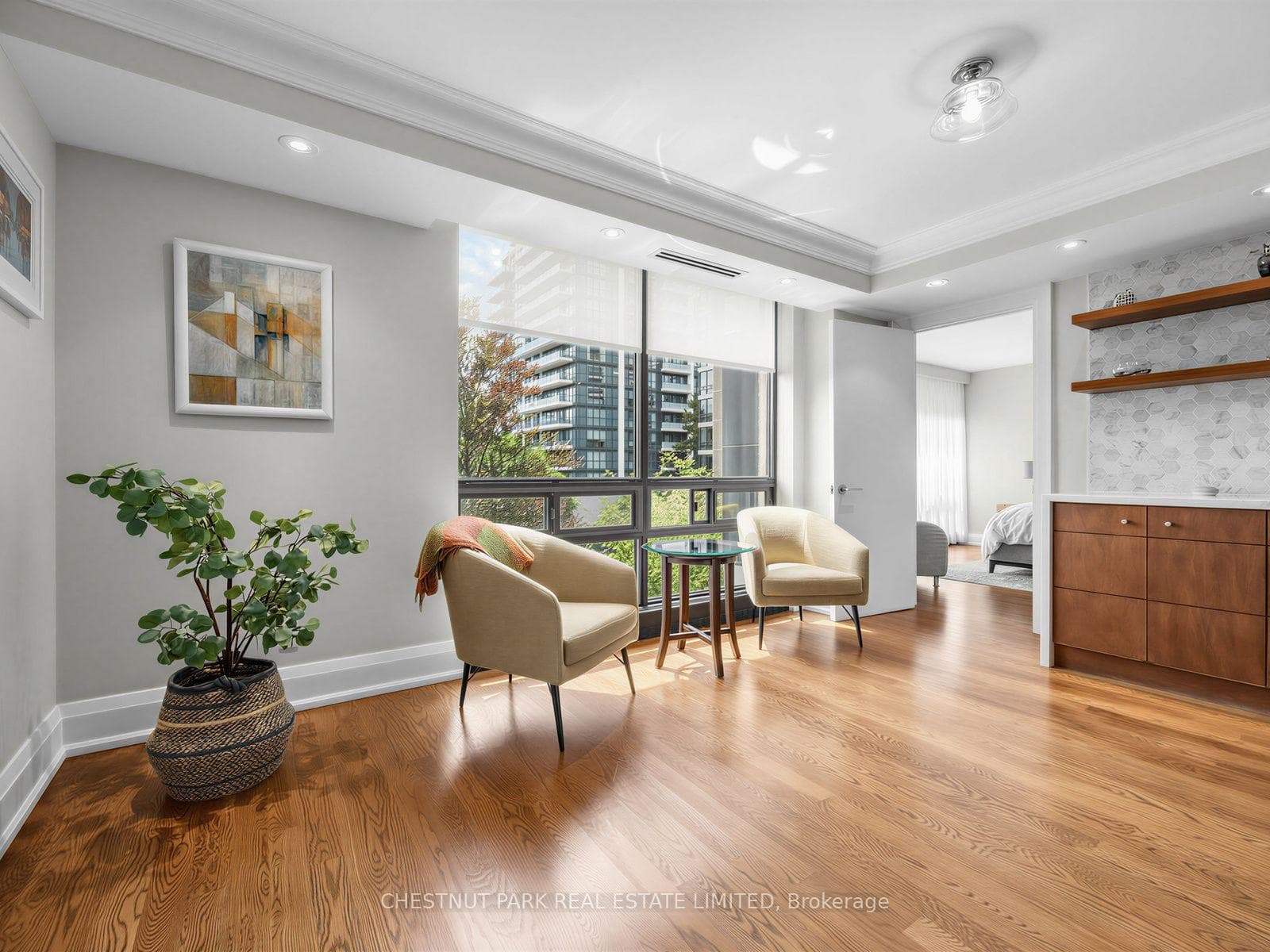 625 Avenue Road Unit 304 photo 9