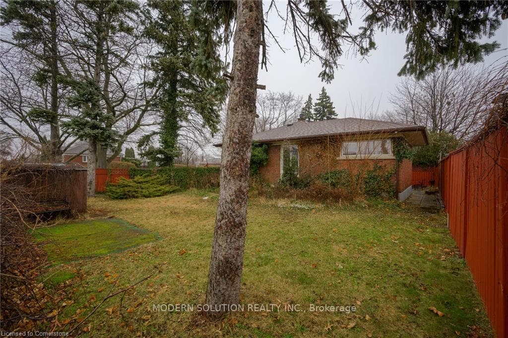 12 ROBERTSON Place photo 31