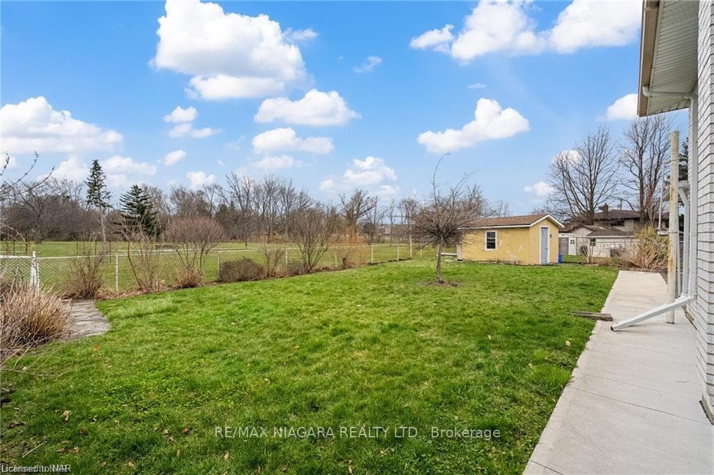 45 Meadowbrook Crescent photo 34