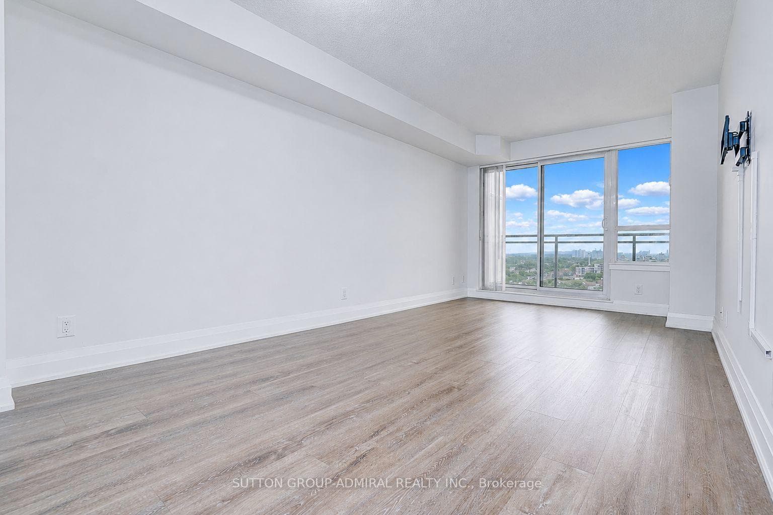 1060 Sheppard Avenue Unit 1408 photo 17