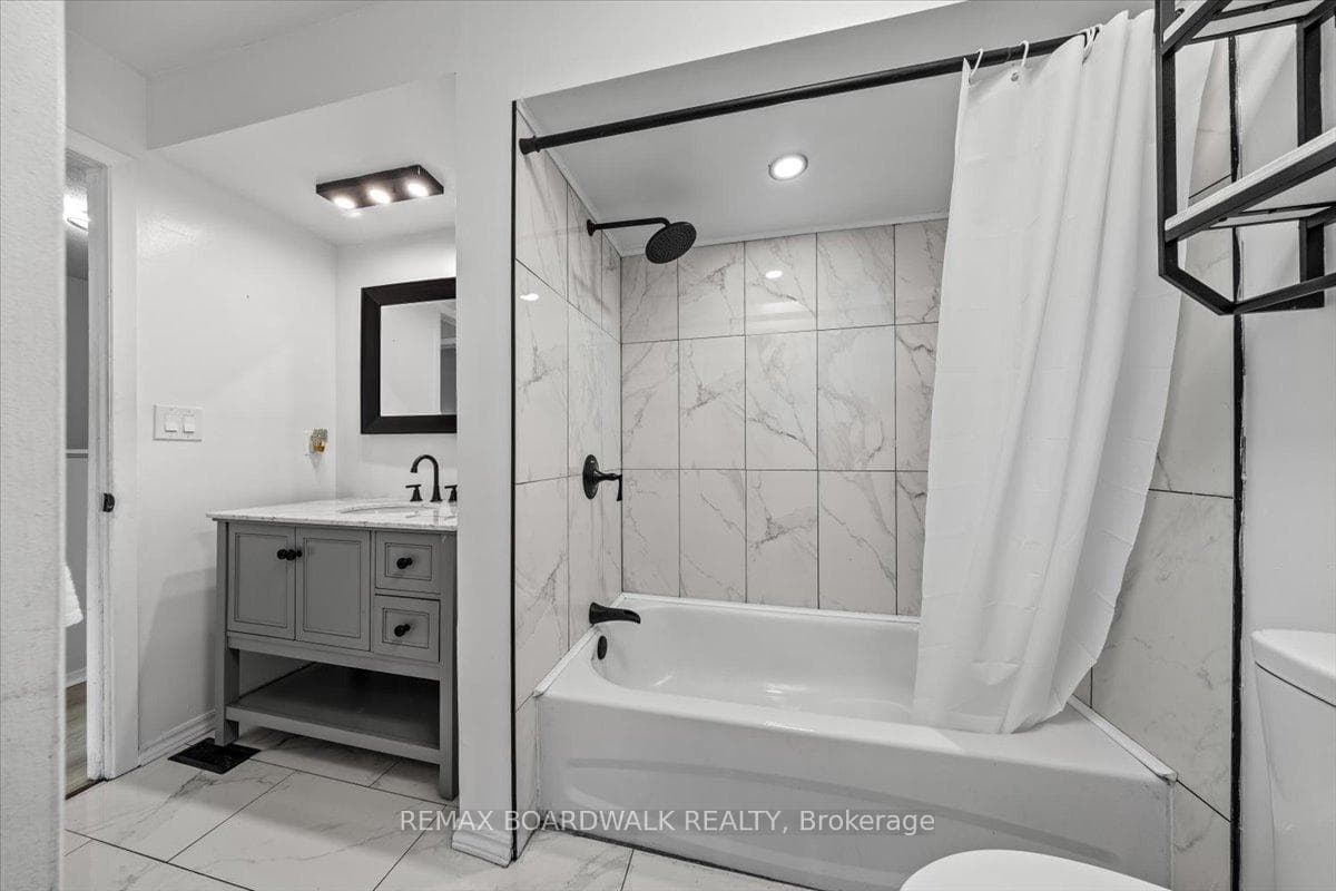 294 Valade Crescent photo 27