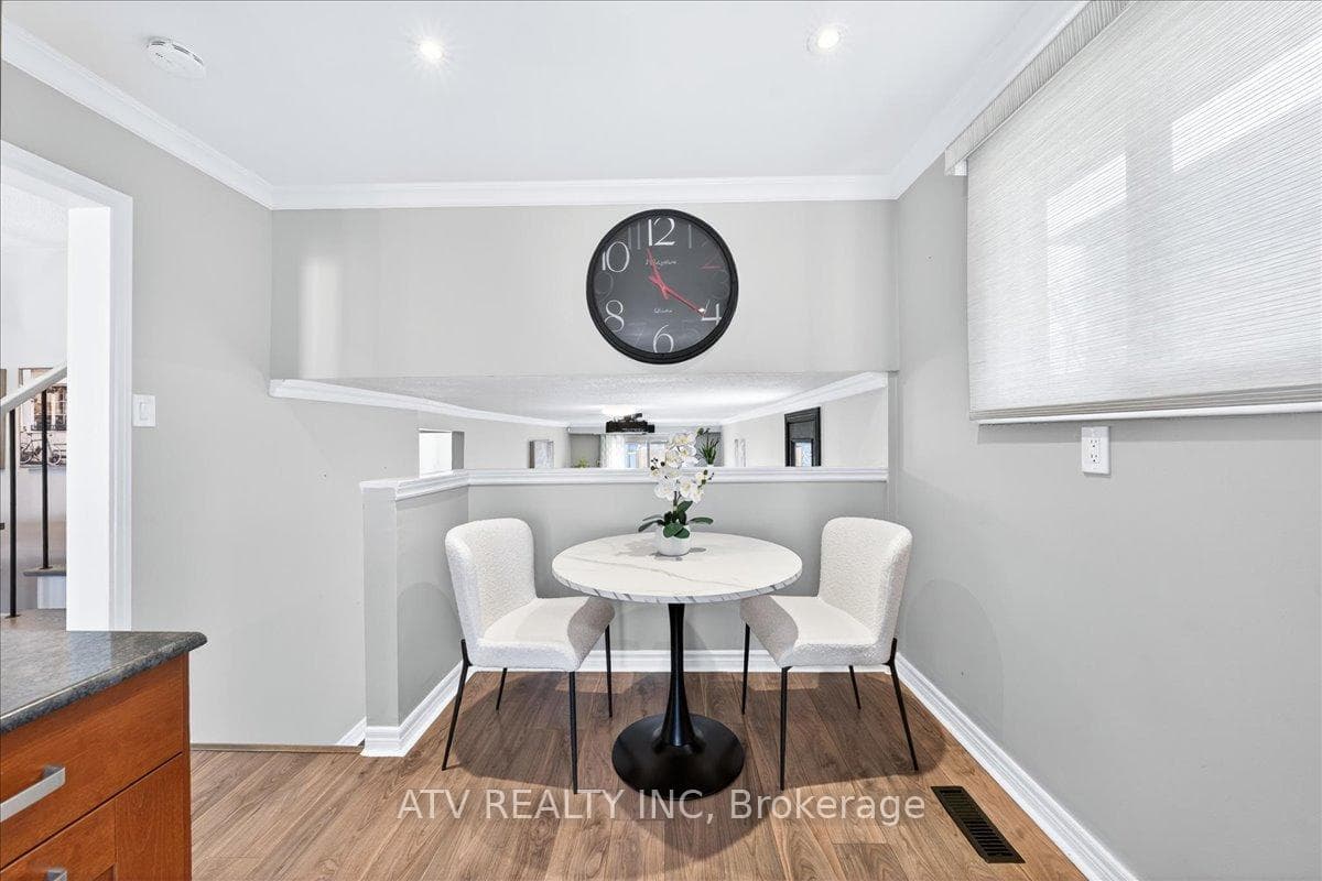 2504 Glamworth Crescent photo 14
