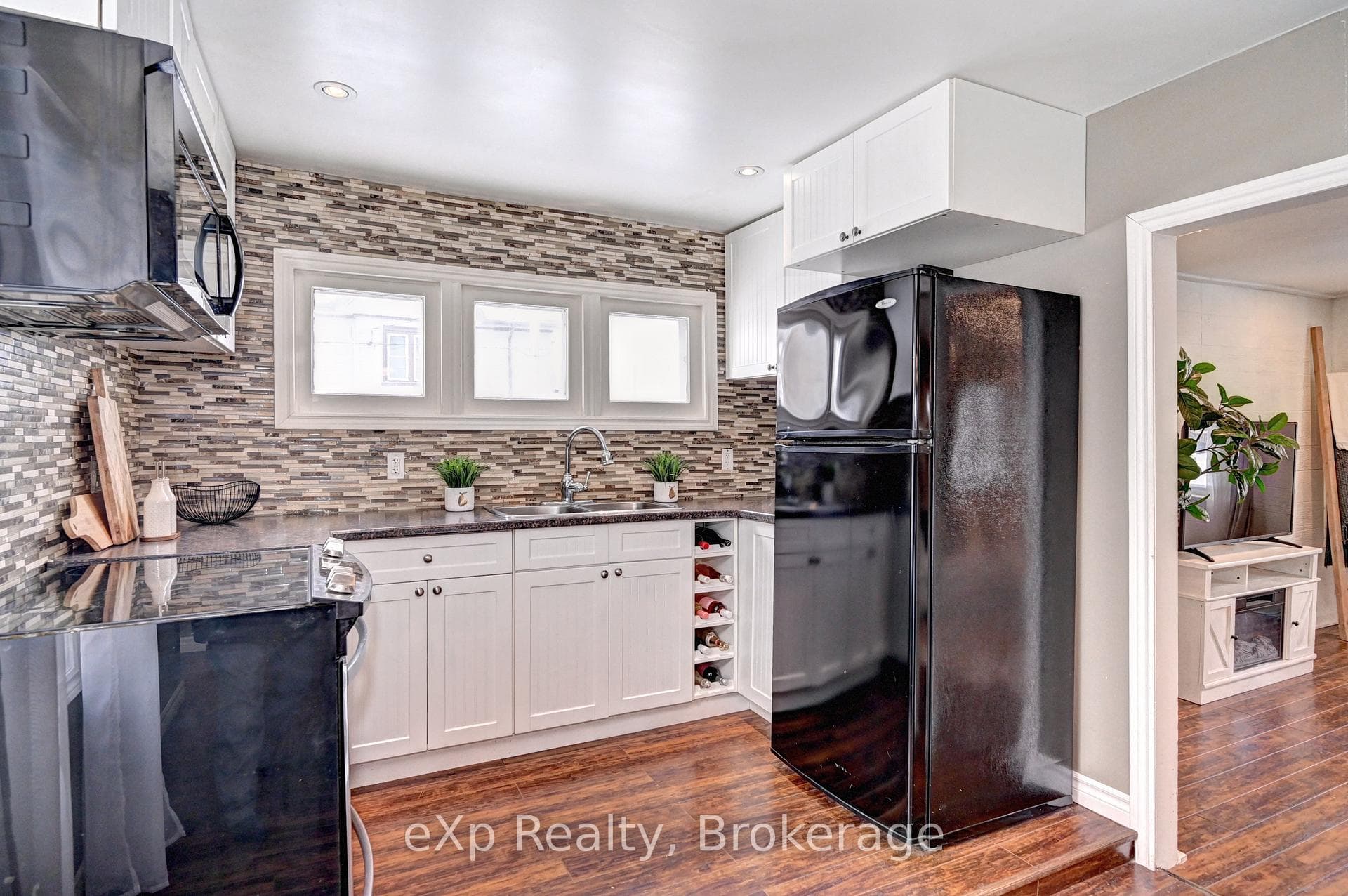 310 BARBER Avenue photo 19
