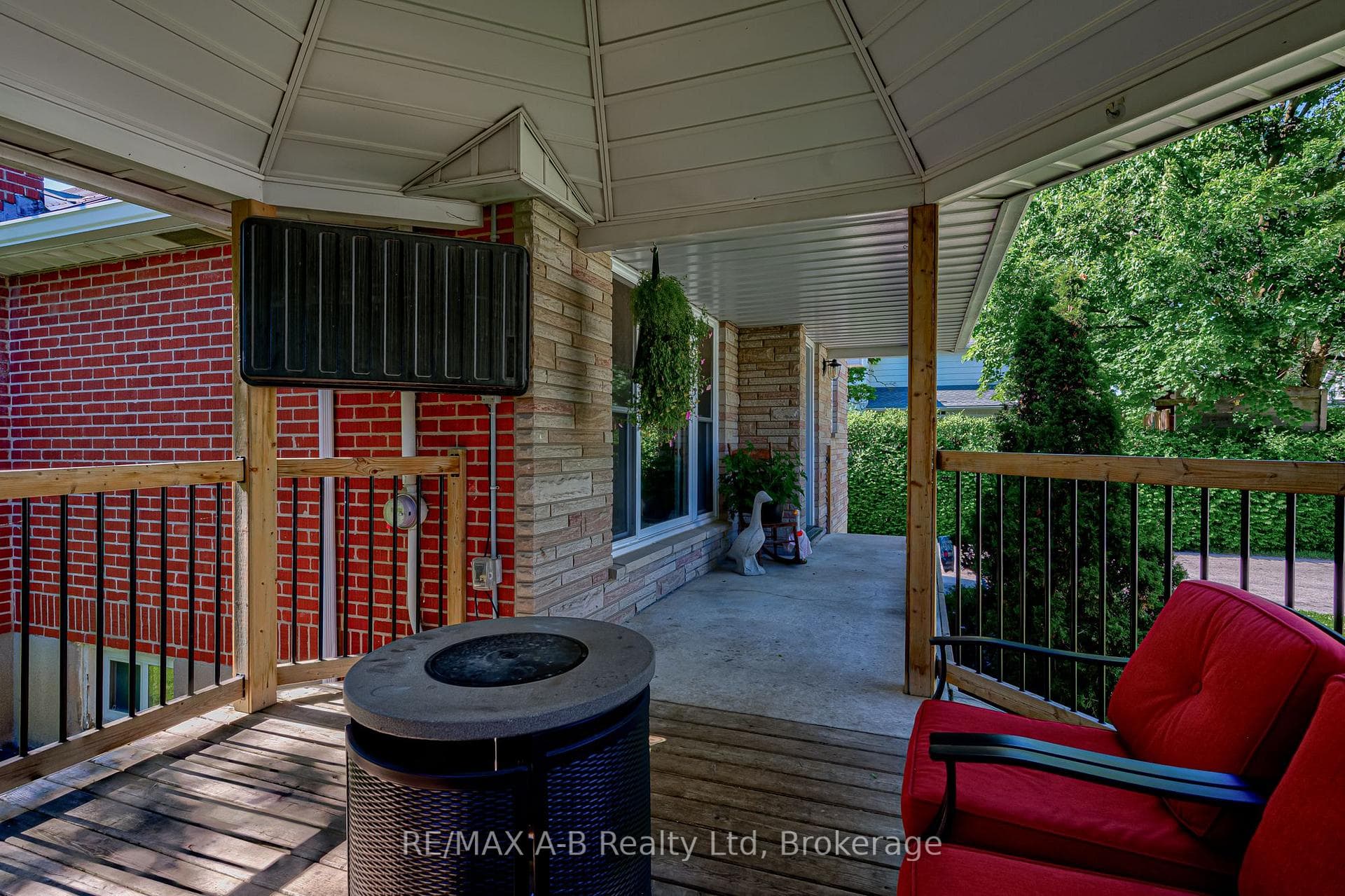 243 King Street photo 6