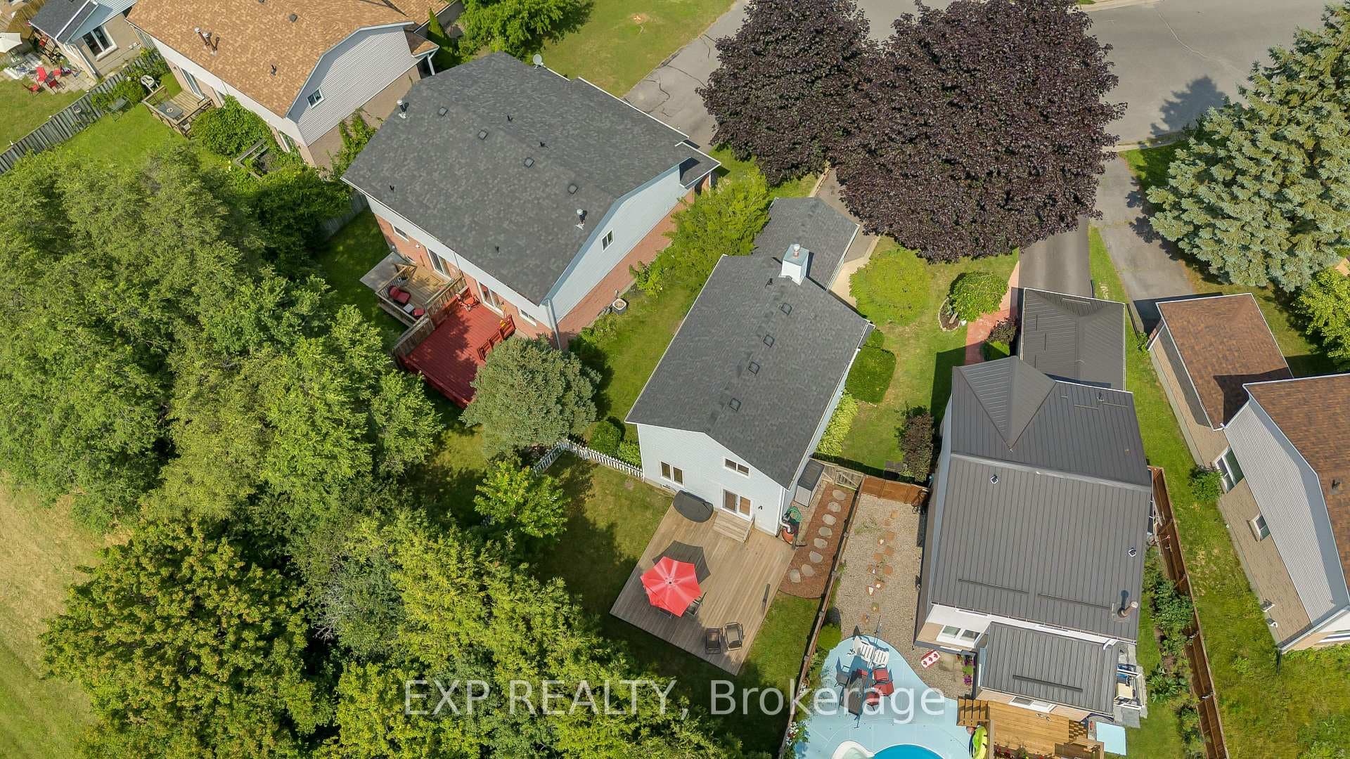 872 Muirfield Crescent photo 38