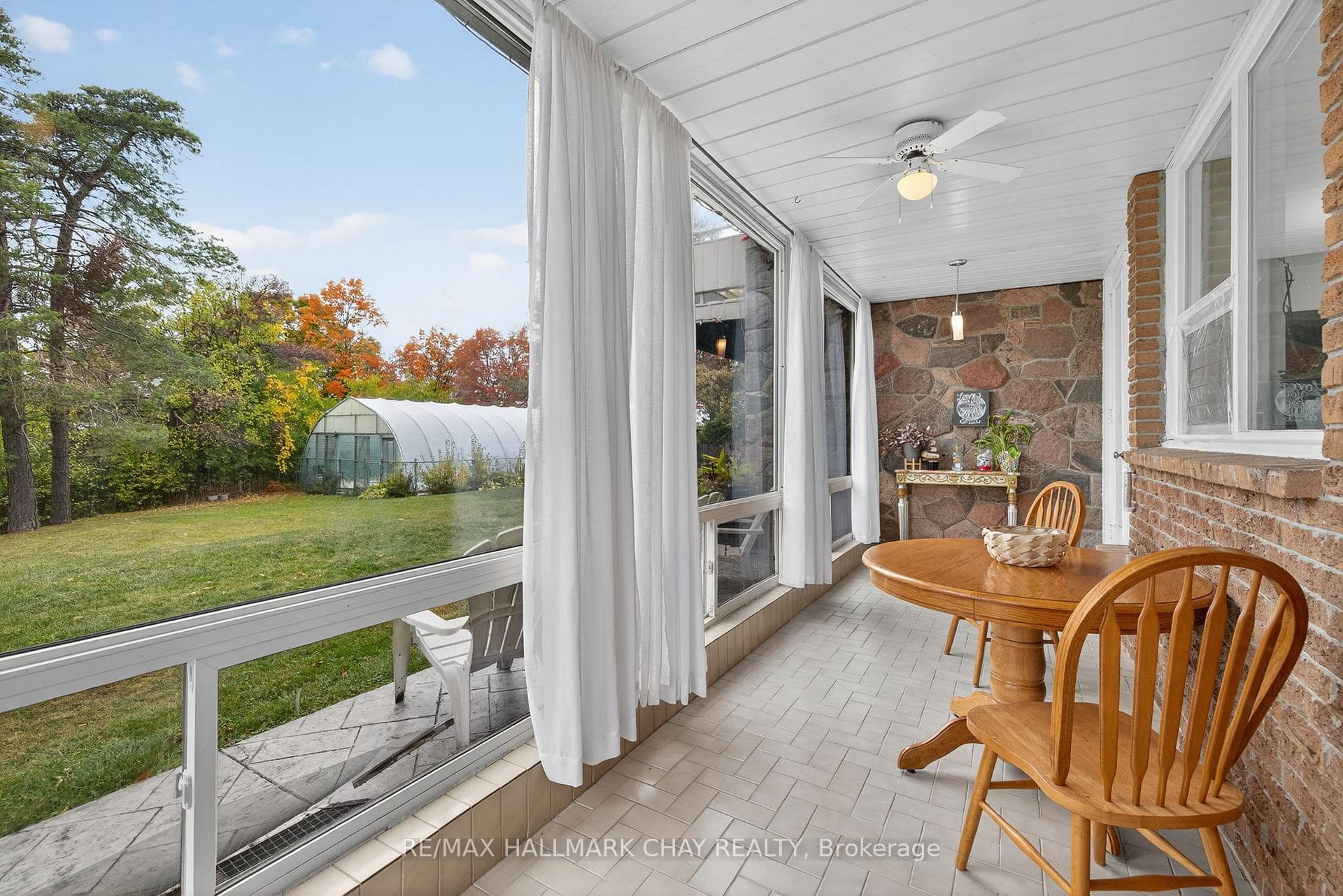 39 Highfield Crescent photo 8