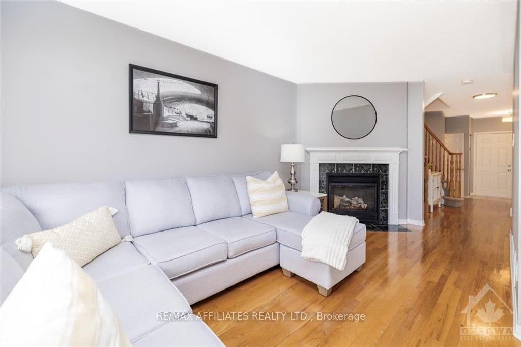 34 PALMADEO Drive photo 11