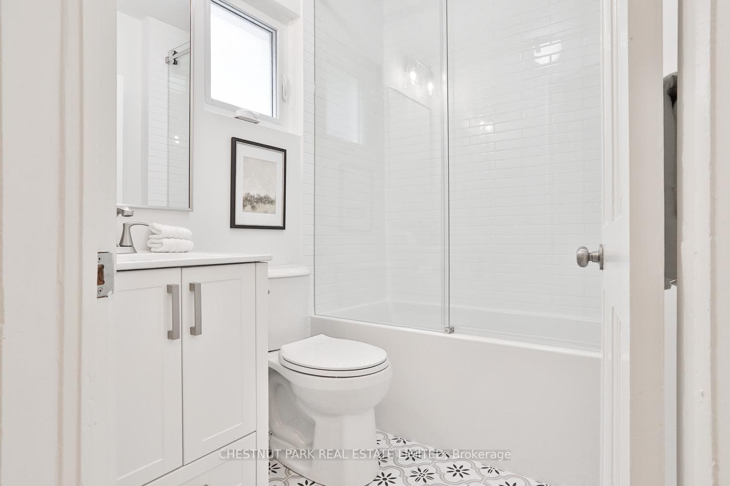 227 Bowood Avenue photo 16
