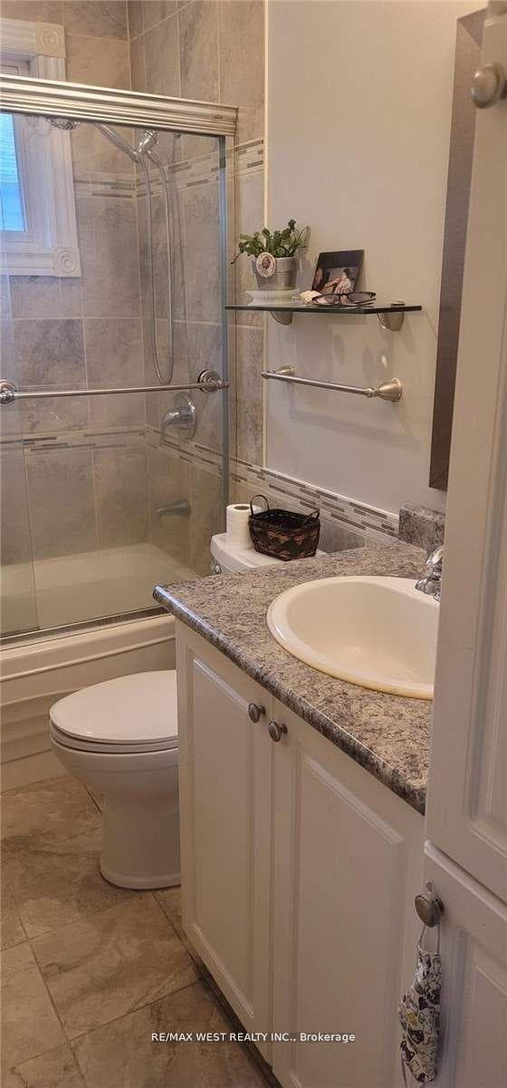 51 Monterrey Drive Unit Upper photo 7