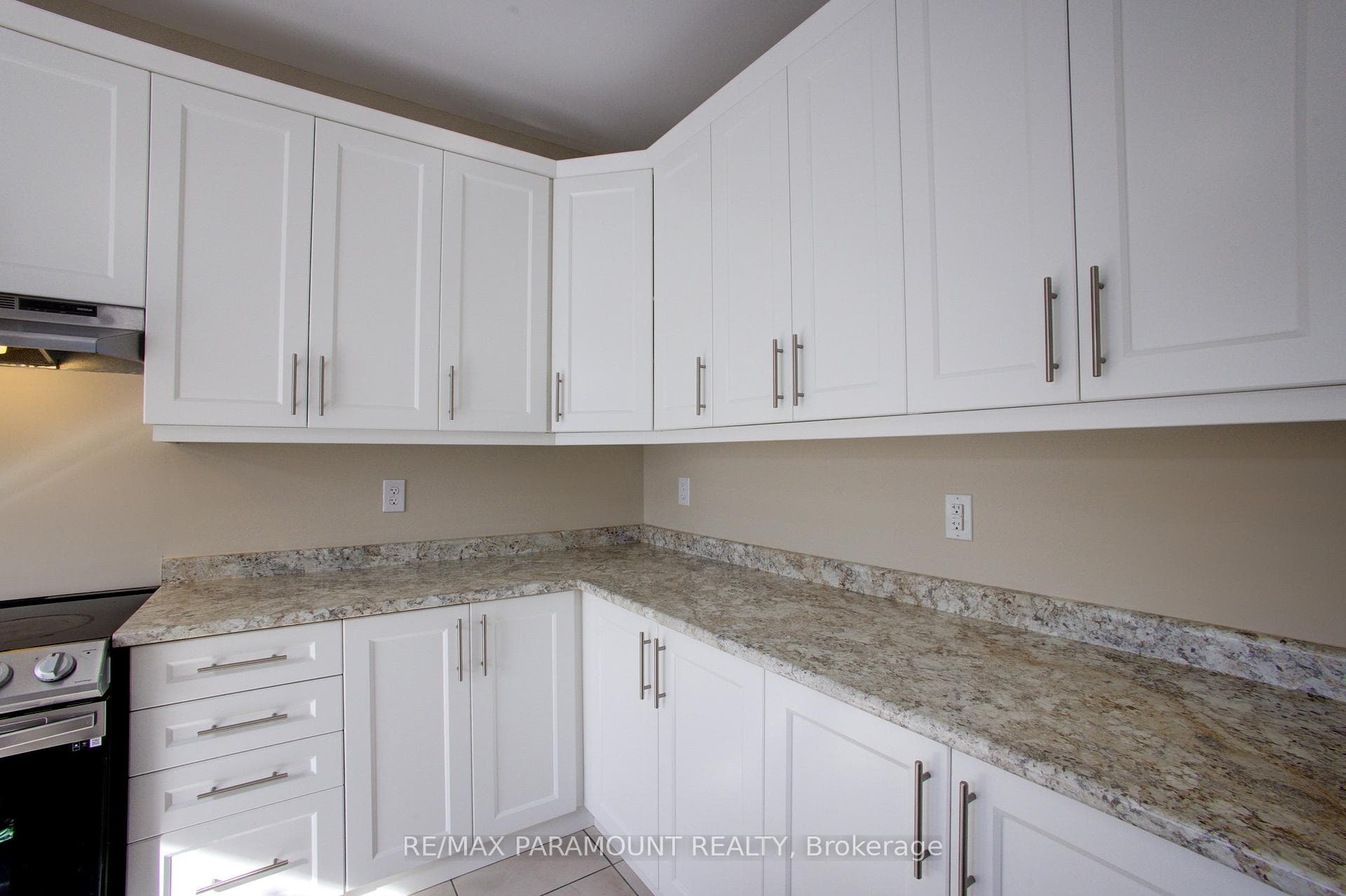32 Kirby Avenue photo 23