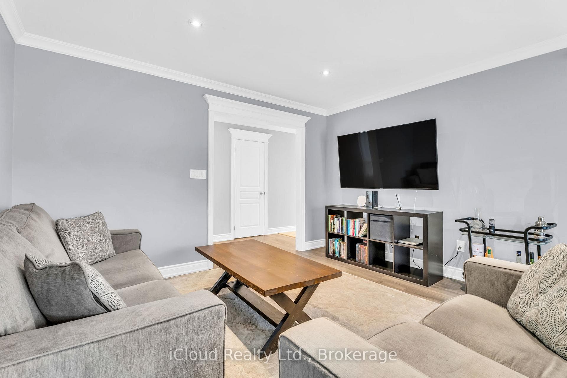 512 Mary Street photo 10