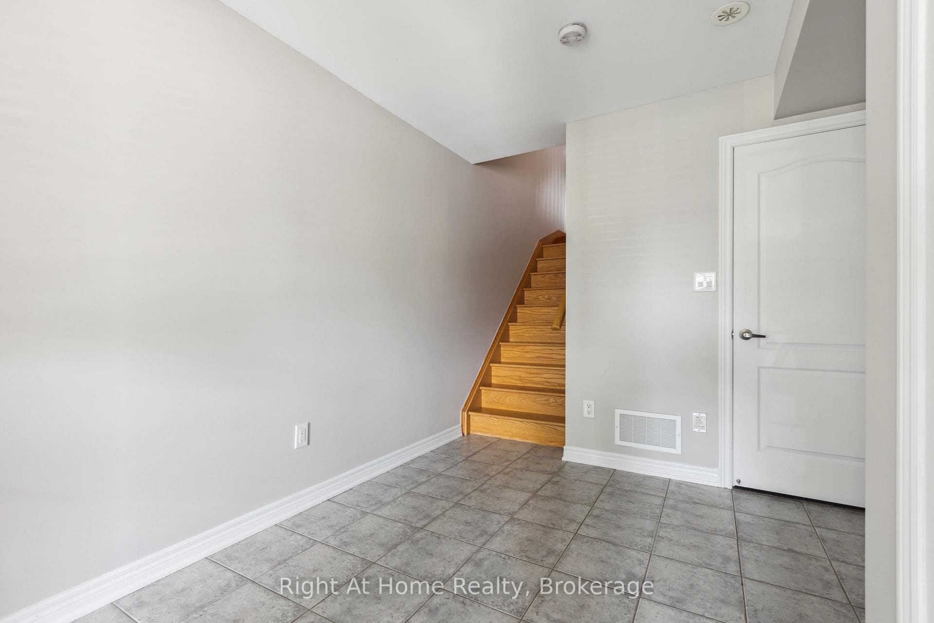 2546 GRAND OAK Trail photo 6