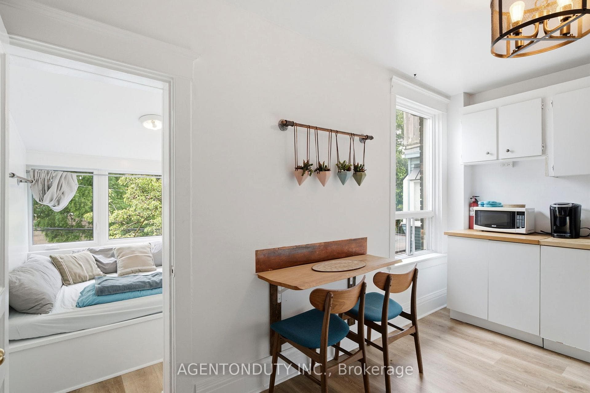 2nd Floor Eat In Area in Kitchen